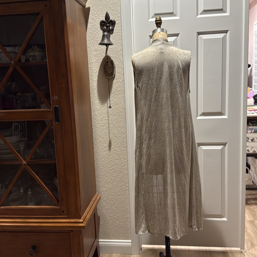 White House Black Market long Knit Vest. Size M - Picture 5 of 9